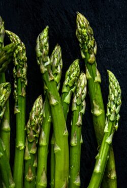 Asparagus Mary Washington web unsplash scaled