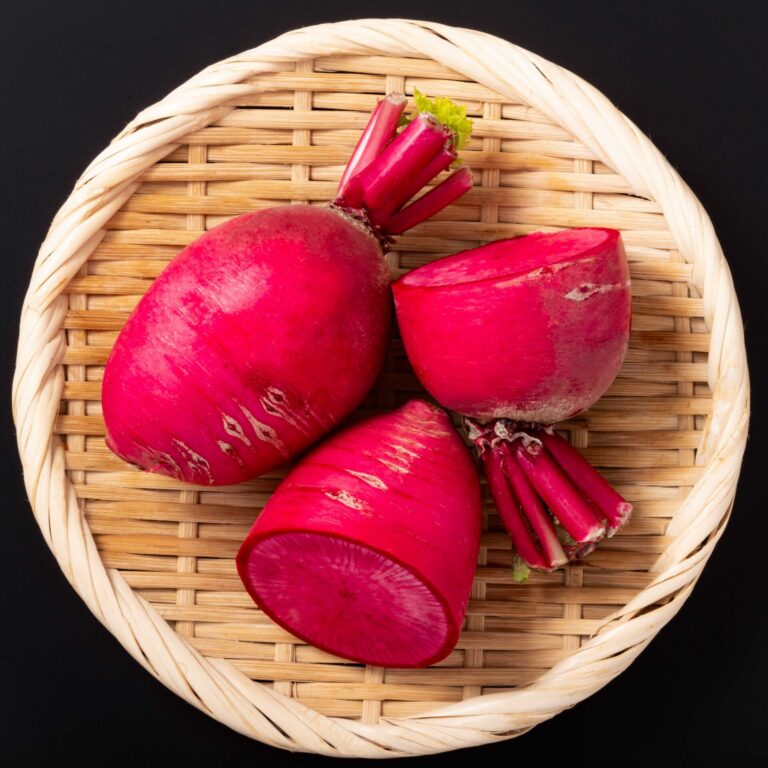 Autumn Radish Red Beauty web_2544718375 scaled