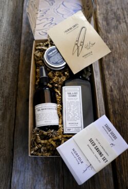Gardener's gift set of tools and accessories